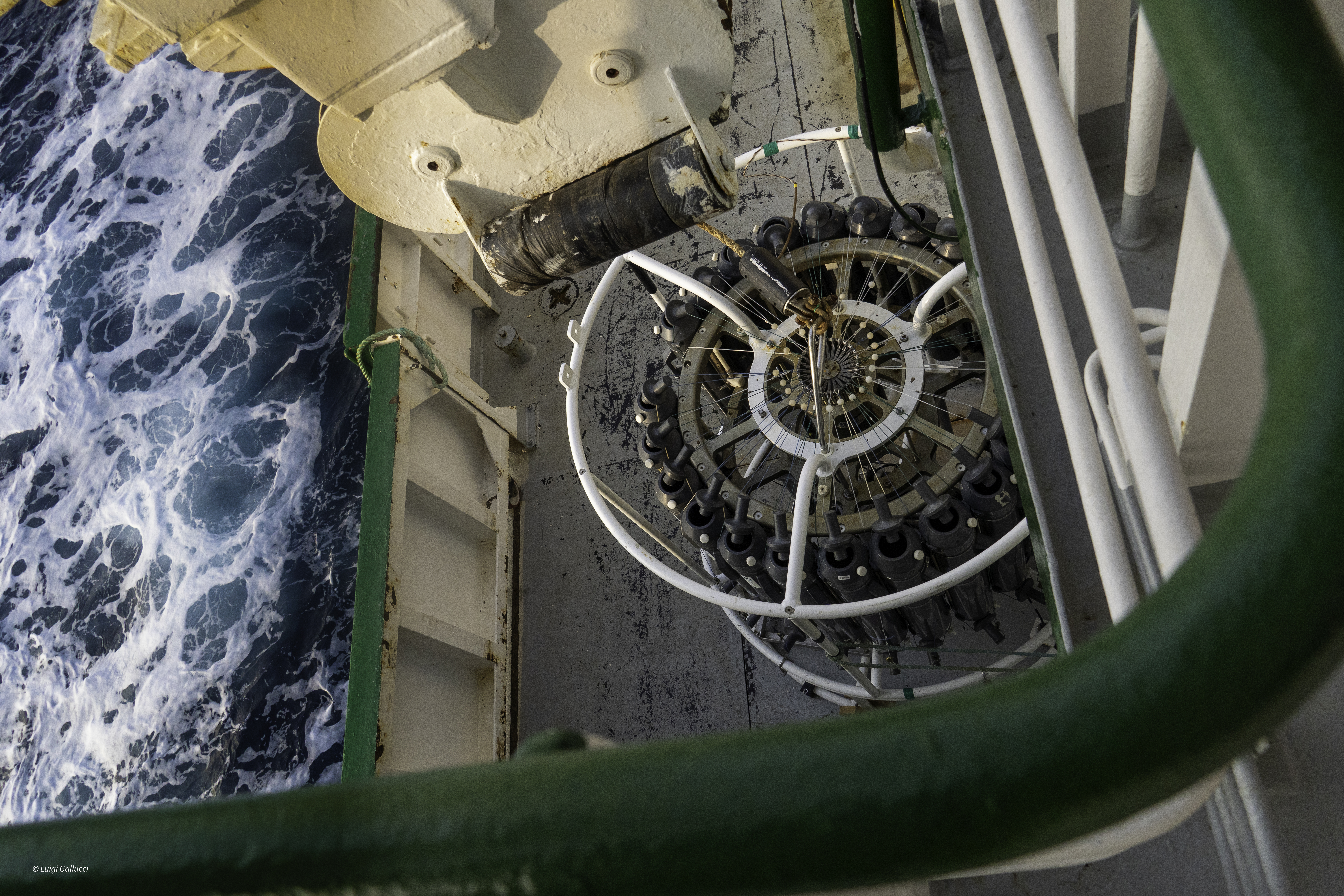CTD-rosette during the GREAT expedition over the Greenland spreading zone